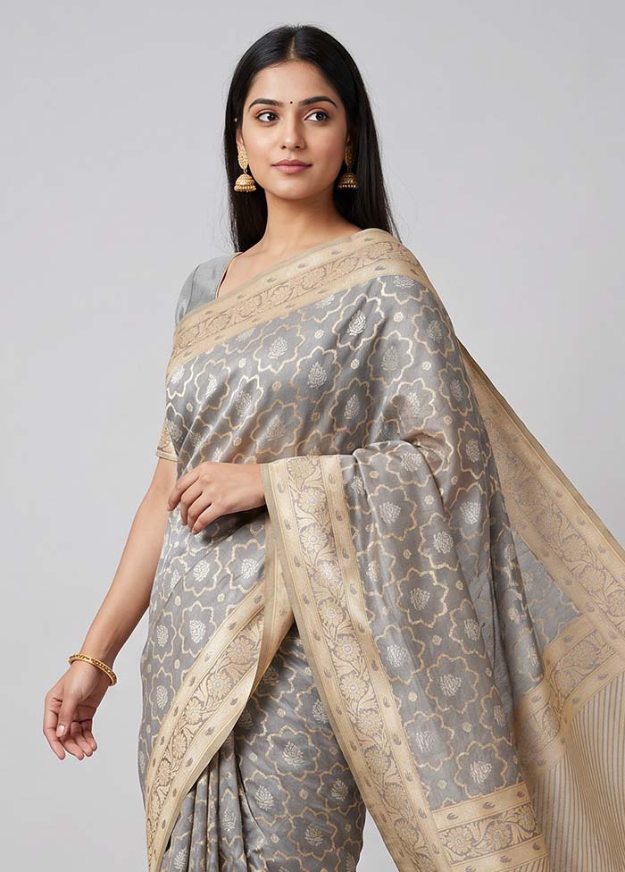 Grey Kora Silk Saree With Blouse Piece