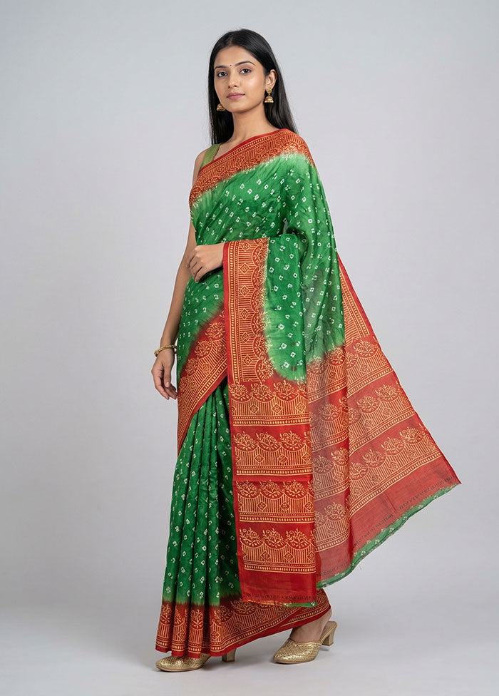 Green Printed Silk Saree Without Blouse Piece