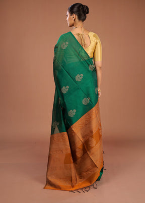 Green Cotton Saree With Blouse Piece