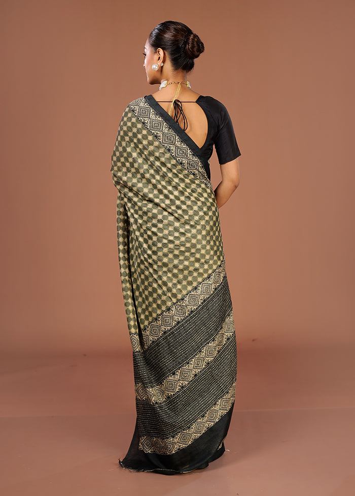 Cream Tussar Silk Saree With Blouse Piece
