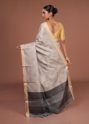 Cream Tussar Silk Saree With Blouse Piece