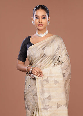 Cream Tussar Silk Saree With Blouse Piece