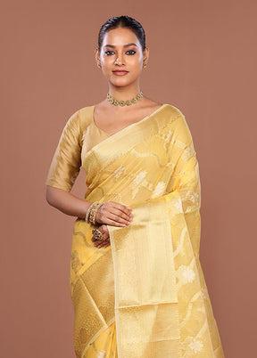 Yellow Cotton Saree With Blouse Piece