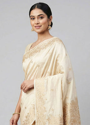 White Banarasi Silk Saree With Blouse Piece