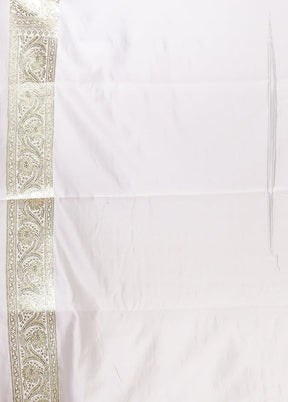 White Banarasi Silk Saree With Blouse Piece