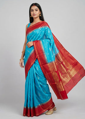 Blue Handloom Kanchipuram Pure Silk Saree With Blouse Piece