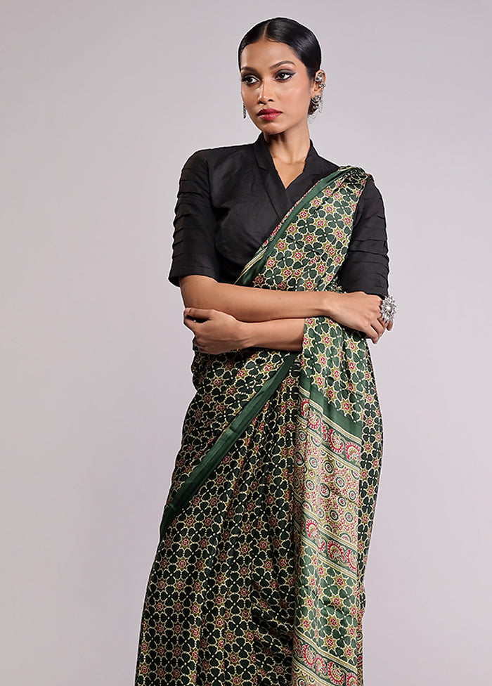 Green Printed Silk Saree With Blouse Piece