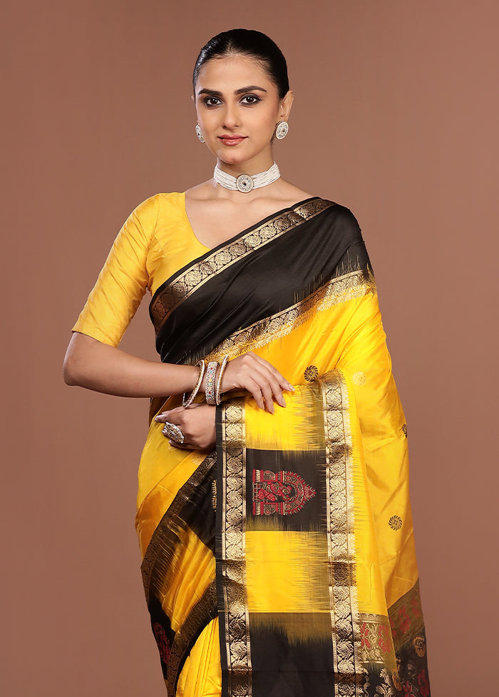 Multicolor Handloom Kanchipuram Pure Silk Saree With Blouse Piece