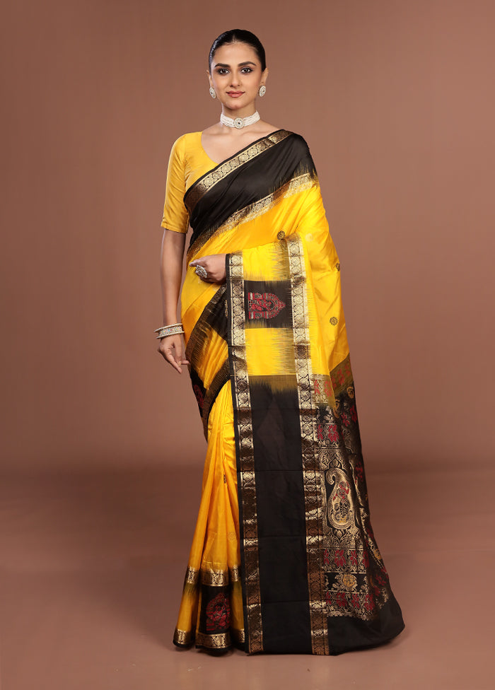 Multicolor Handloom Kanchipuram Pure Silk Saree With Blouse Piece