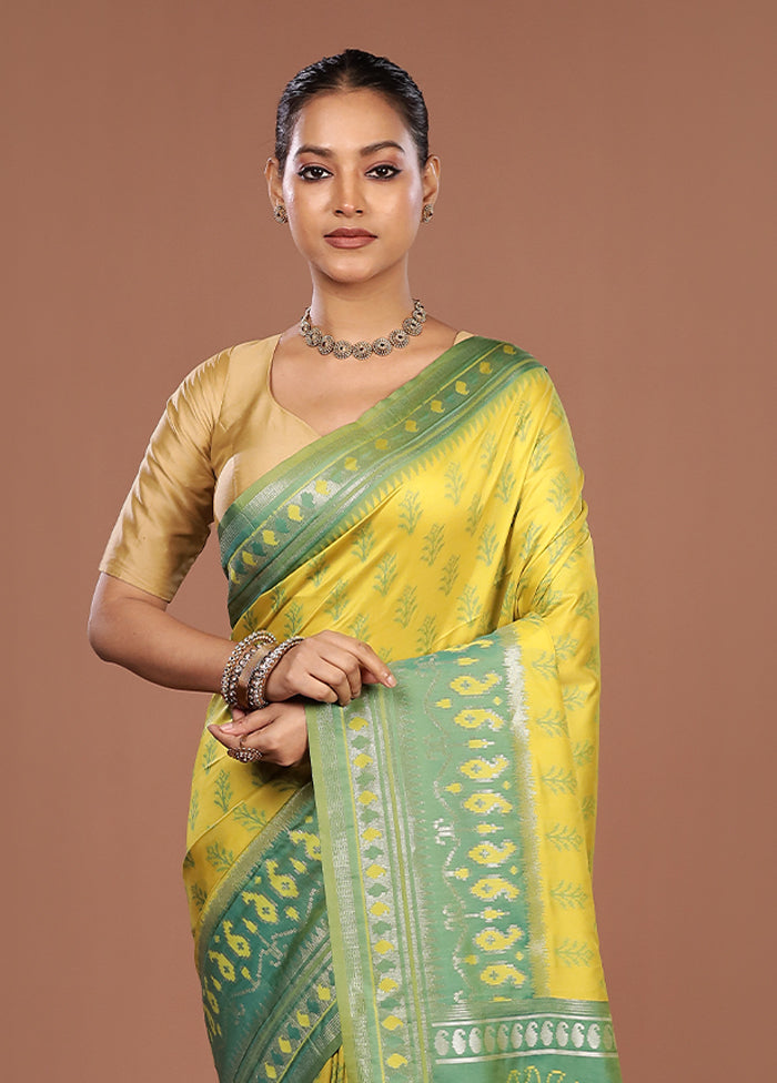 Green Dupion Silk Saree With Blouse Piece