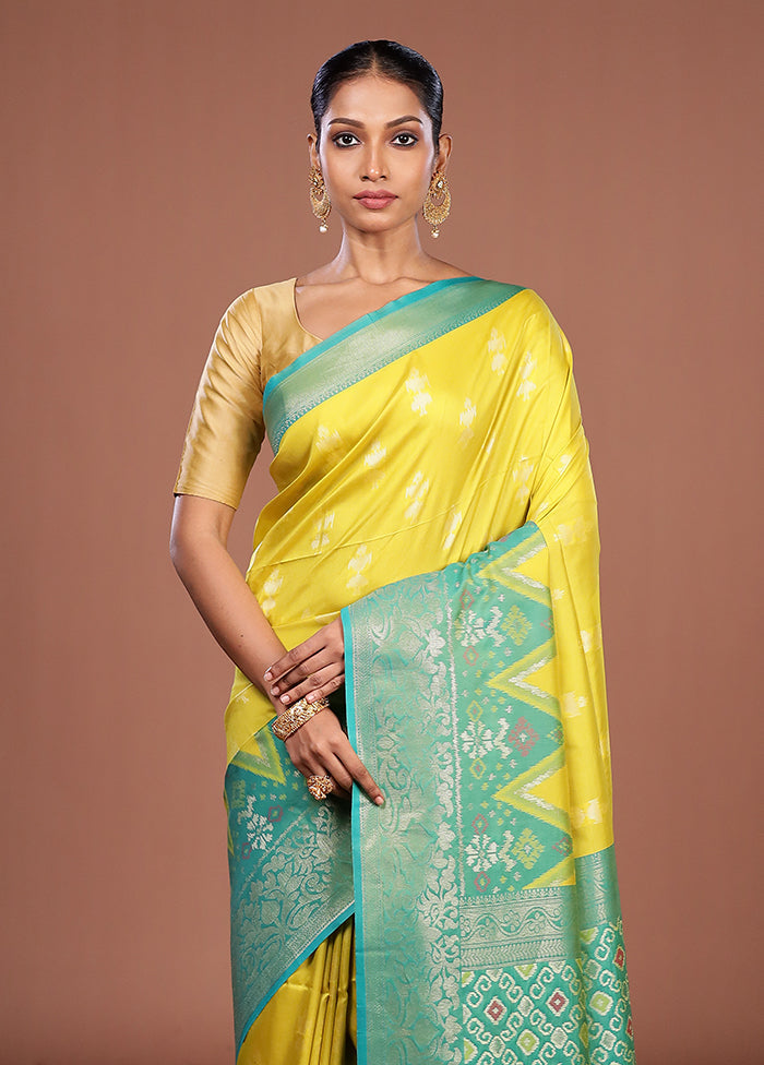 Green Dupion Silk Saree With Blouse Piece