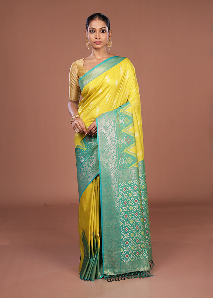 Green Dupion Silk Saree With Blouse Piece