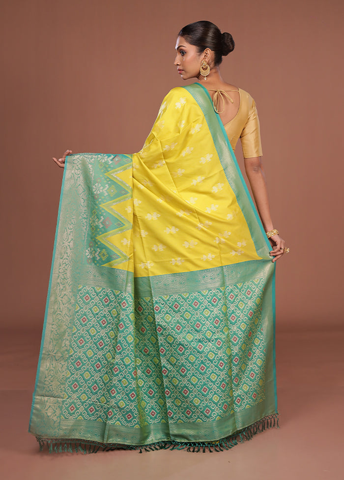 Green Dupion Silk Saree With Blouse Piece