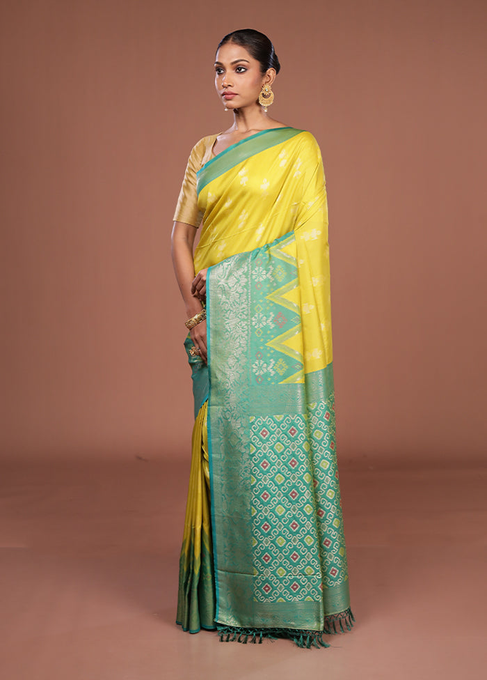 Green Dupion Silk Saree With Blouse Piece