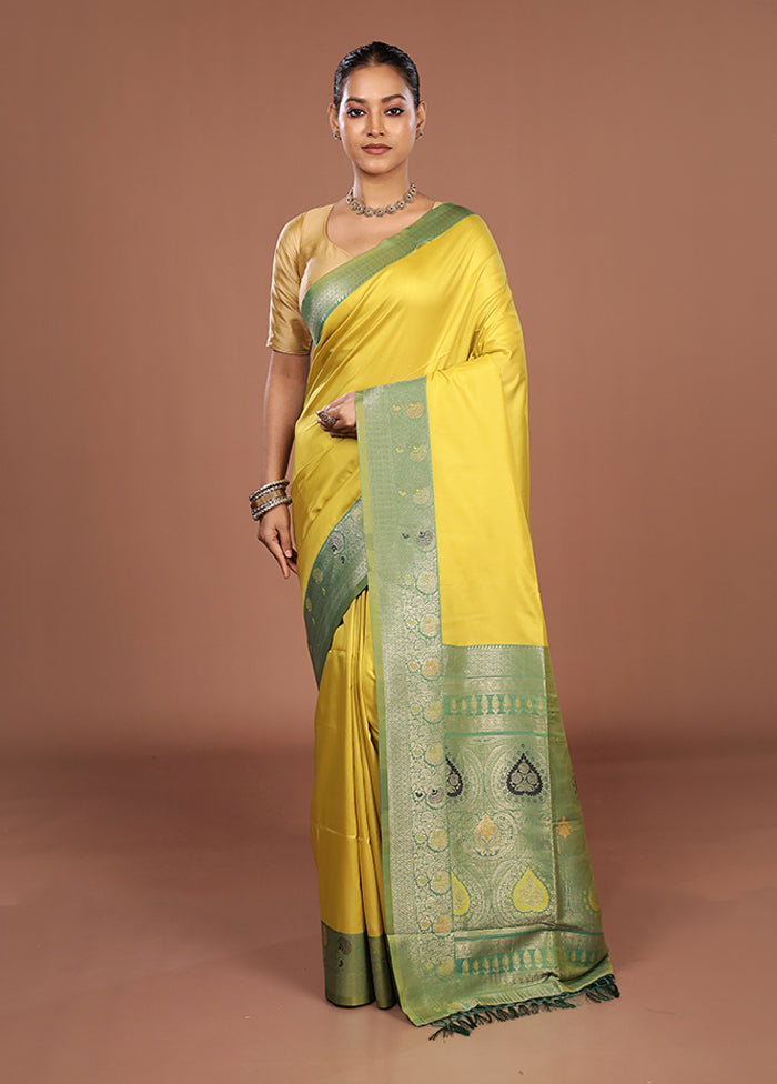 Green Dupion Silk Saree With Blouse Piece