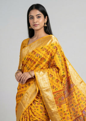 Yellow Printed Silk Saree Without Blouse Piece