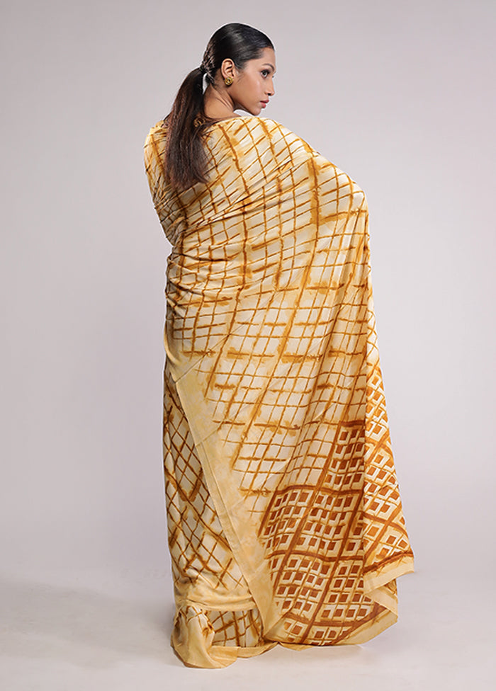 Yellow Printed Silk Saree Without Blouse Piece