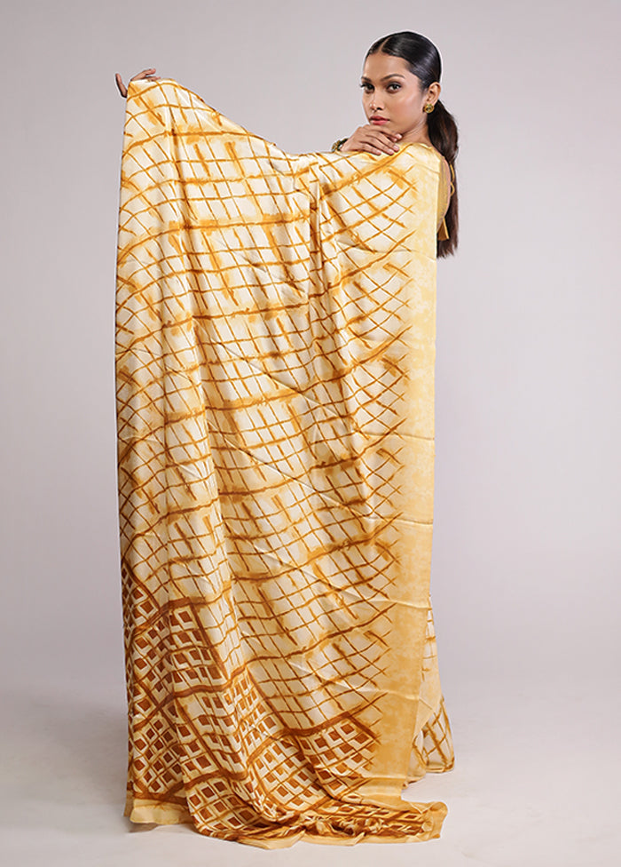 Yellow Printed Silk Saree Without Blouse Piece