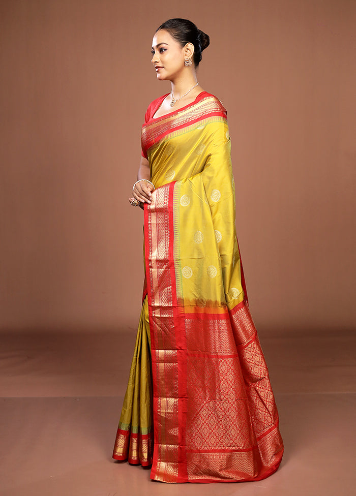 Green Kanjivaram Silk Saree With Blouse Piece