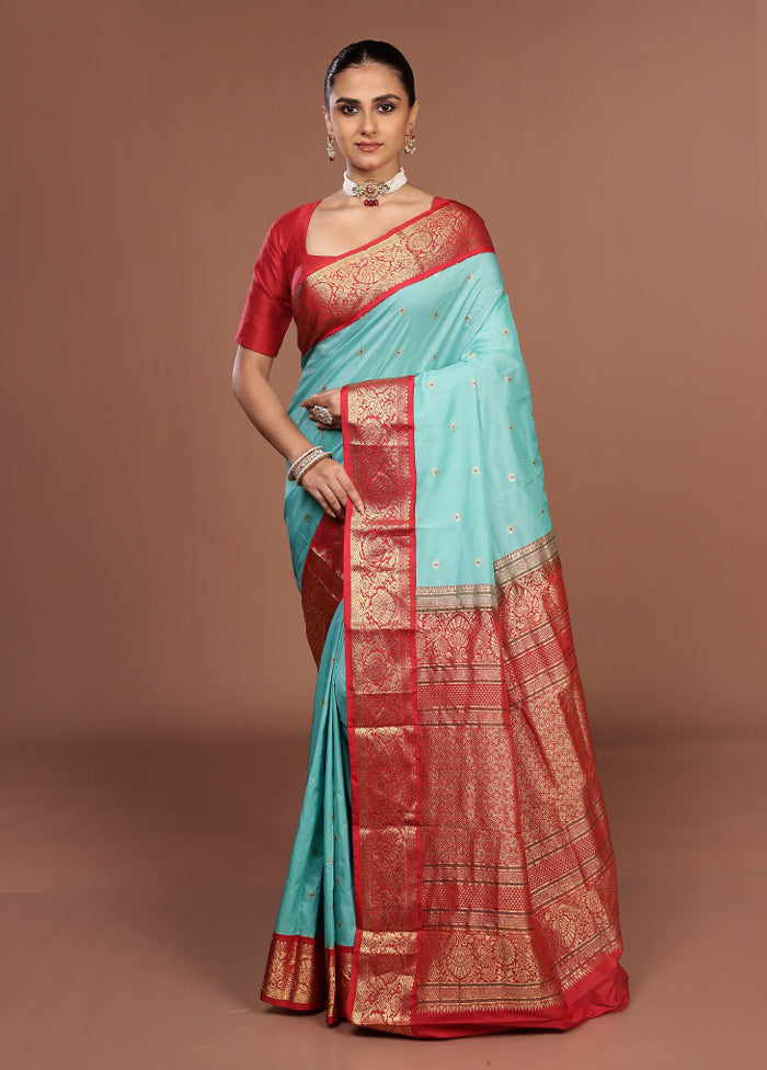 Green Kanjivaram Silk Saree With Blouse Piece