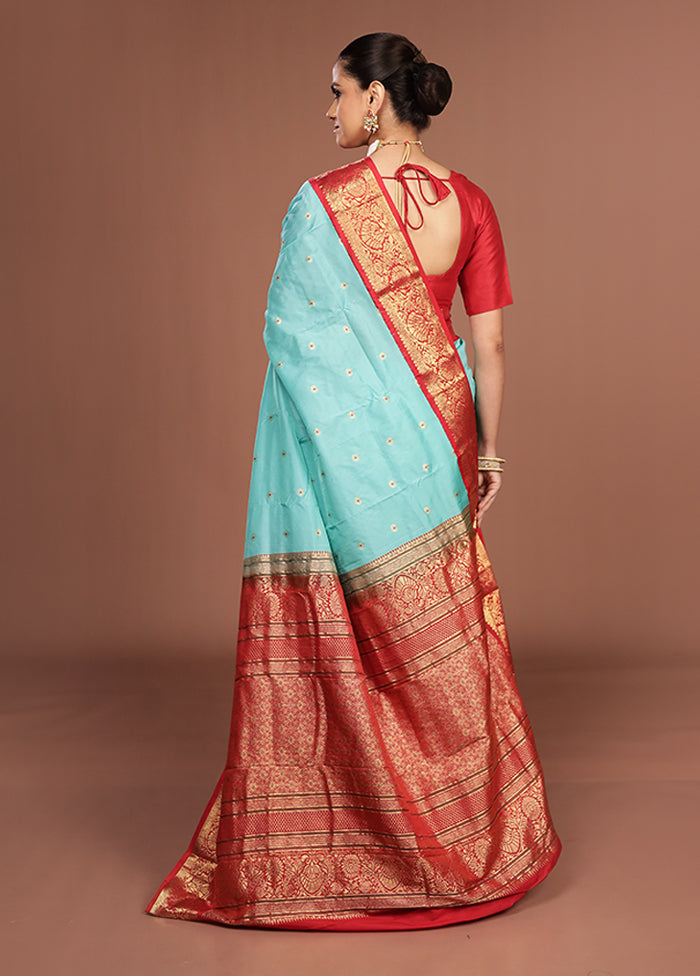 Green Kanjivaram Silk Saree With Blouse Piece