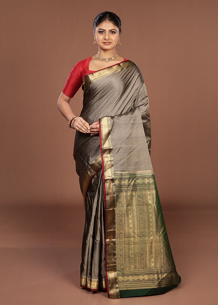 Cream Handloom Kanjivaram Pure Silk Saree With Blouse Piece