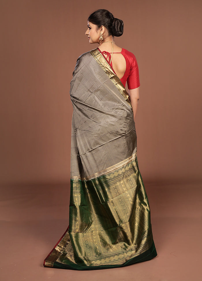 Cream Handloom Kanjivaram Pure Silk Saree With Blouse Piece