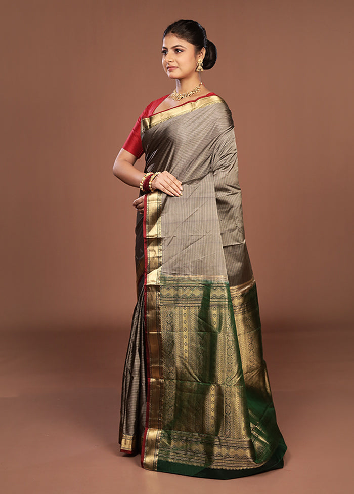 Cream Handloom Kanjivaram Pure Silk Saree With Blouse Piece