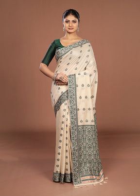 Cream Assam Silk Saree With Blouse Piece