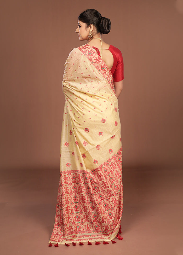 Cream Assam Silk Saree With Blouse Piece