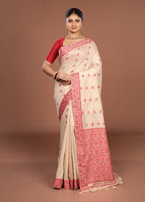 Cream Assam Silk Saree With Blouse Piece