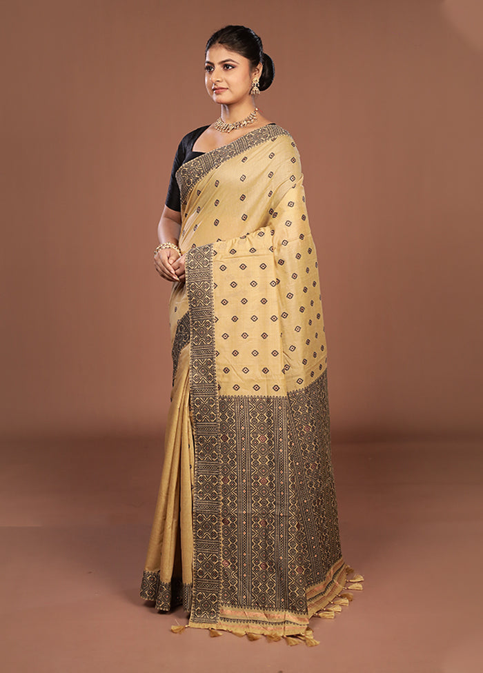 Cream Assam Silk Saree With Blouse Piece