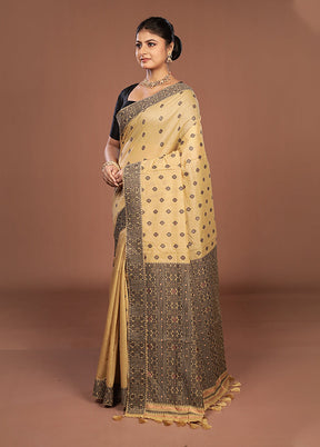 Cream Assam Silk Saree With Blouse Piece