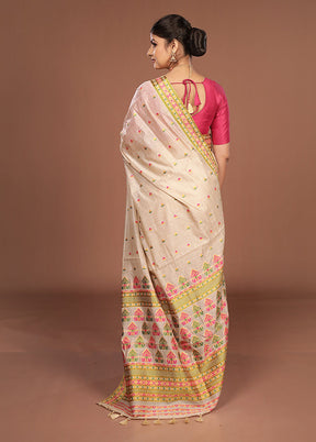 Cream Assam Silk Saree With Blouse Piece