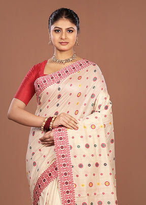 Cream Assam Silk Saree With Blouse Piece