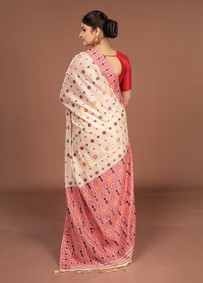Cream Assam Silk Saree With Blouse Piece