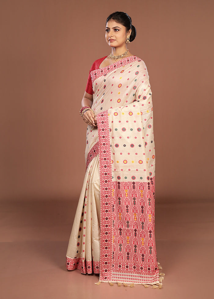 Cream Assam Silk Saree With Blouse Piece