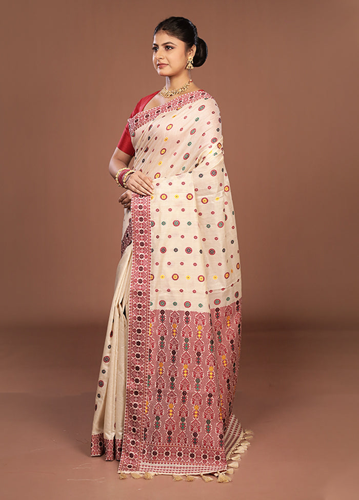 Cream Assam Silk Saree With Blouse Piece