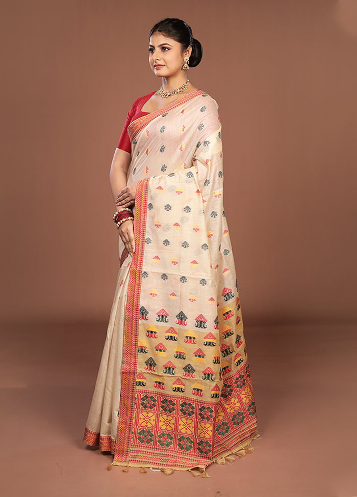 Cream Assam Silk Saree With Blouse Piece