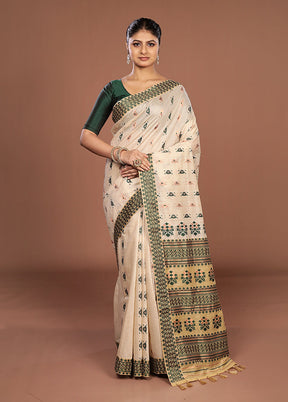 Cream Assam Silk Saree With Blouse Piece