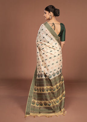 Cream Assam Silk Saree With Blouse Piece