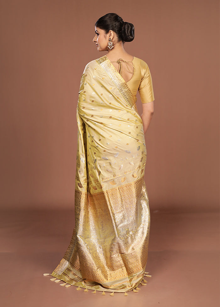 Cream Assam Silk Saree With Blouse Piece