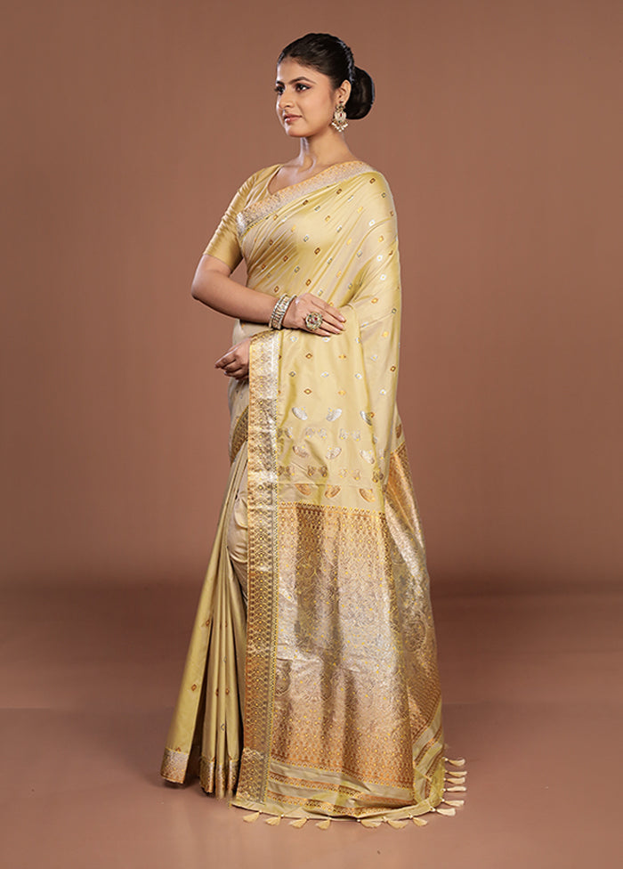 Cream Assam Silk Saree With Blouse Piece