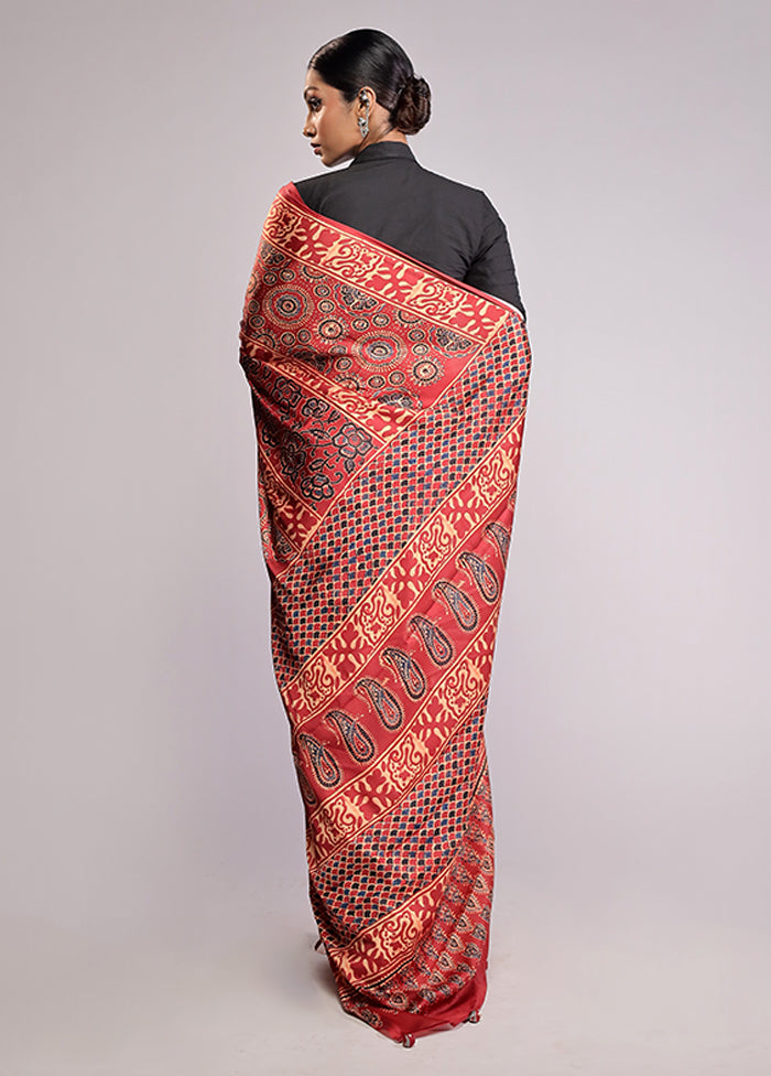 Maroon Printed Silk Saree Without Blouse Piece