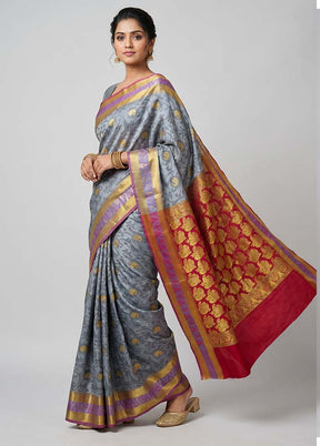 Red Kanjivaram Silk Saree With Blouse Piece