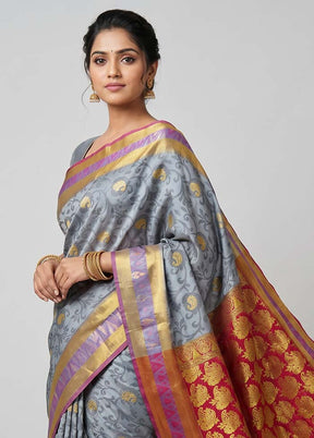 Red Kanjivaram Silk Saree With Blouse Piece