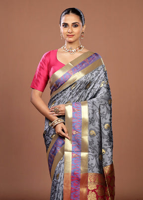 Red Kanjivaram Silk Saree With Blouse Piece