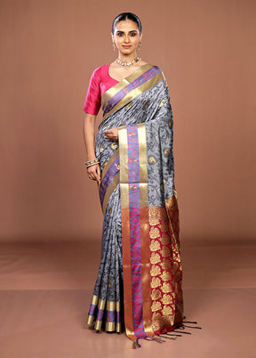 Red Kanjivaram Silk Saree With Blouse Piece