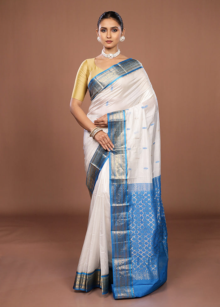 White Handloom Kanjivaram Pure Silk Saree With Blouse Piece