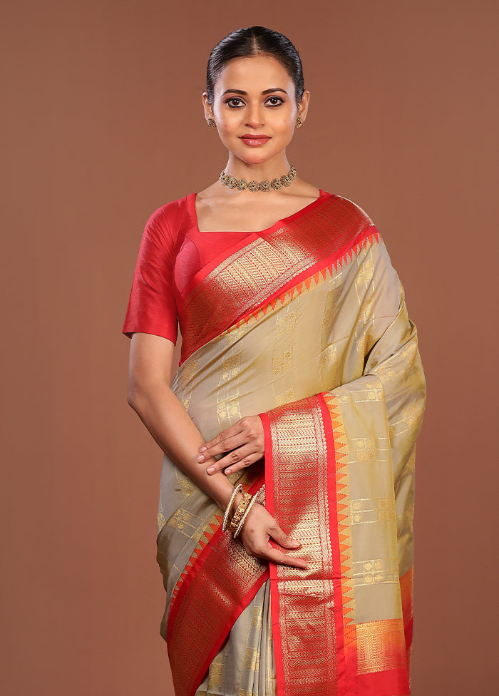 Cream Kanjivaram Silk Saree With Blouse Piece